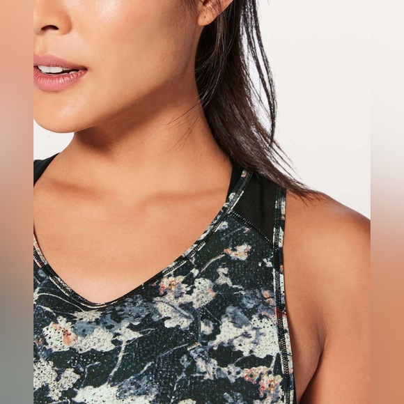 Lululemon Sculpt Tank II ~ size6 - Picture 2 of 9